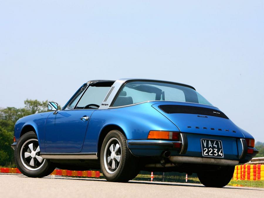  Porsche 911 S 2.4 Targa 1971 года  (фото 4 из 6)